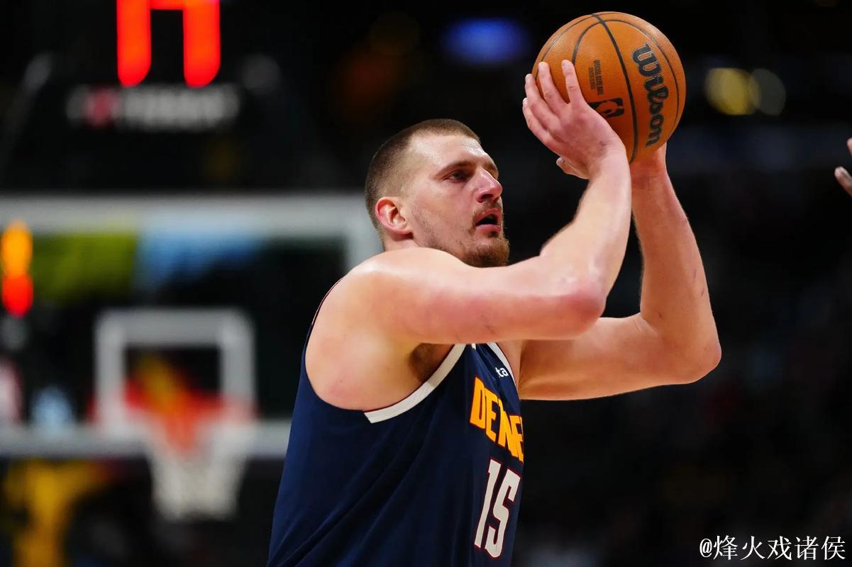 约基奇39+大三双PK基扬特-乔治37分，谁是今日之星？